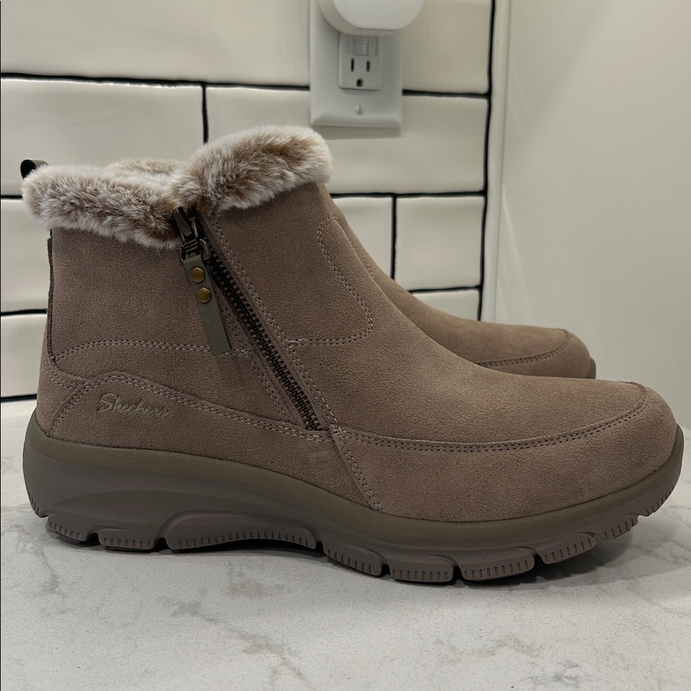 New! Skechers Women's Relaxed Fit: Easy Going - High Zip Boots Size 11